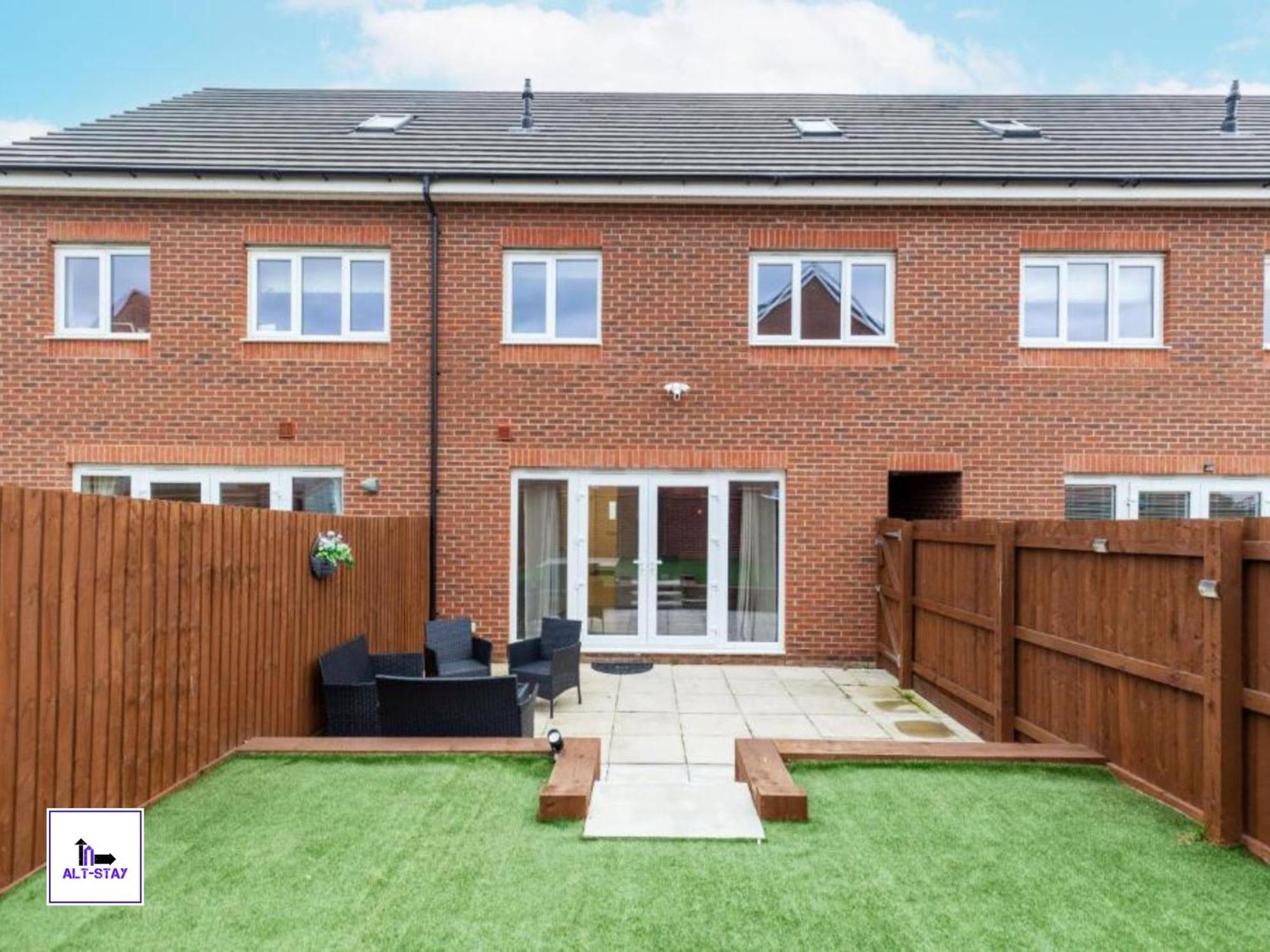 4 Bed 3 Bath - Kirkstall House By Alt-Stay Accommodation - Ideal For Contractors & Remote Workers - Long Stays Welcome Wakefield Exterior foto